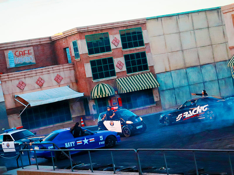 Show de Locademia de Policías del Parque Warner